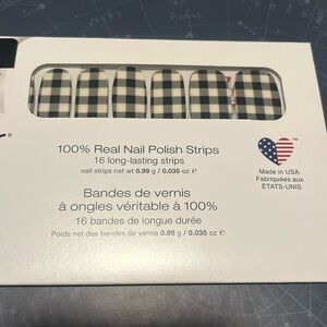 Color Street Nail Set plaid about you